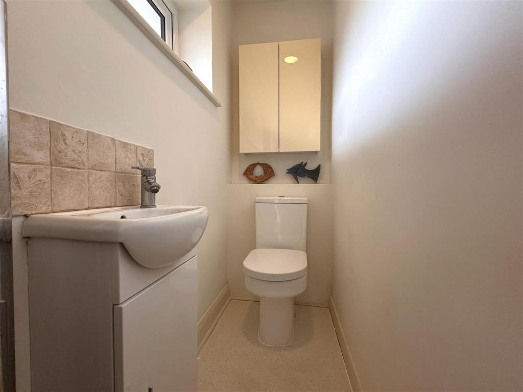 Ground Floor W.C 020