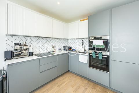 2 bedroom apartment to rent, Accolade Avenue, Southall UB1