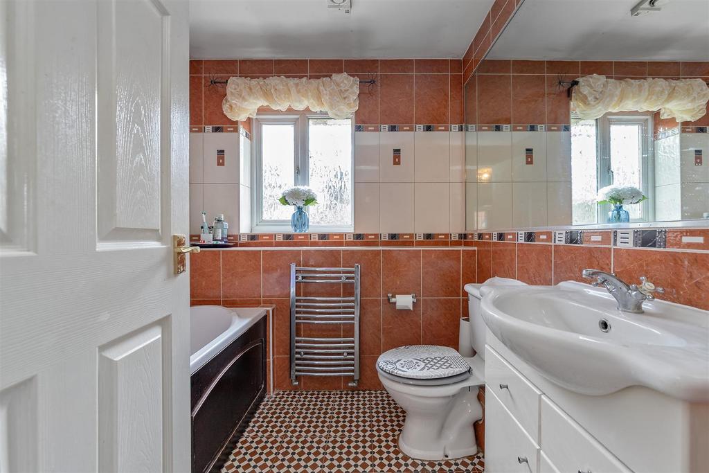 35 Wynches Farm Drive-34.jpg