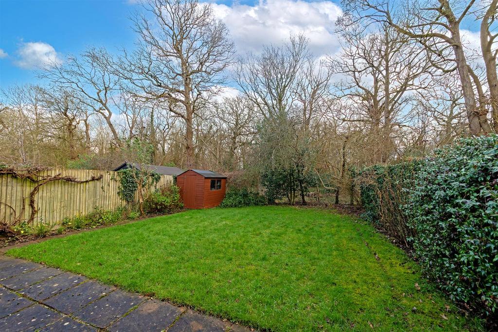 35 Wynches Farm Drive-41.jpg