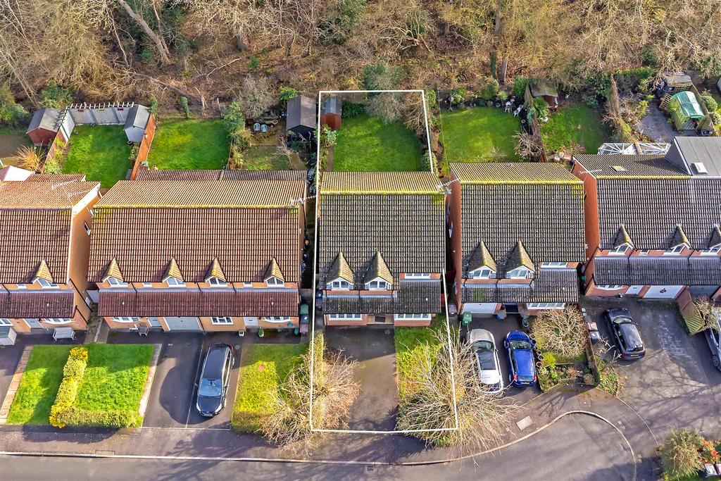 35 Wynches Farm Drive-5.jpg
