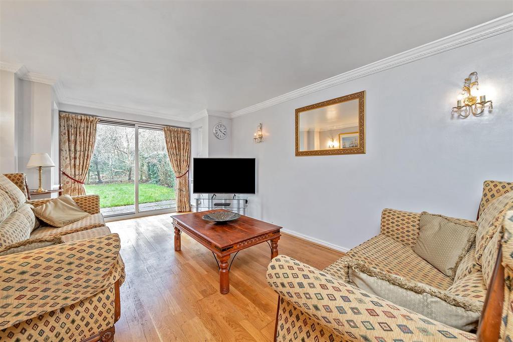 35 Wynches Farm Drive-16.jpg