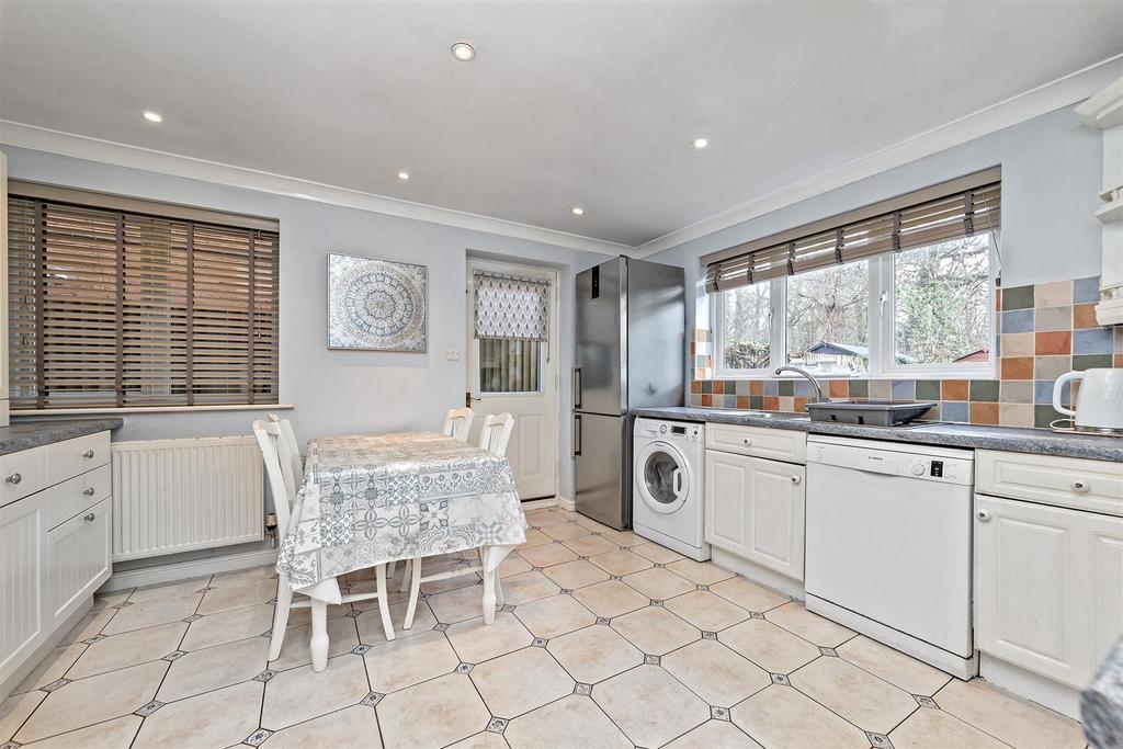 35 Wynches Farm Drive-24.jpg