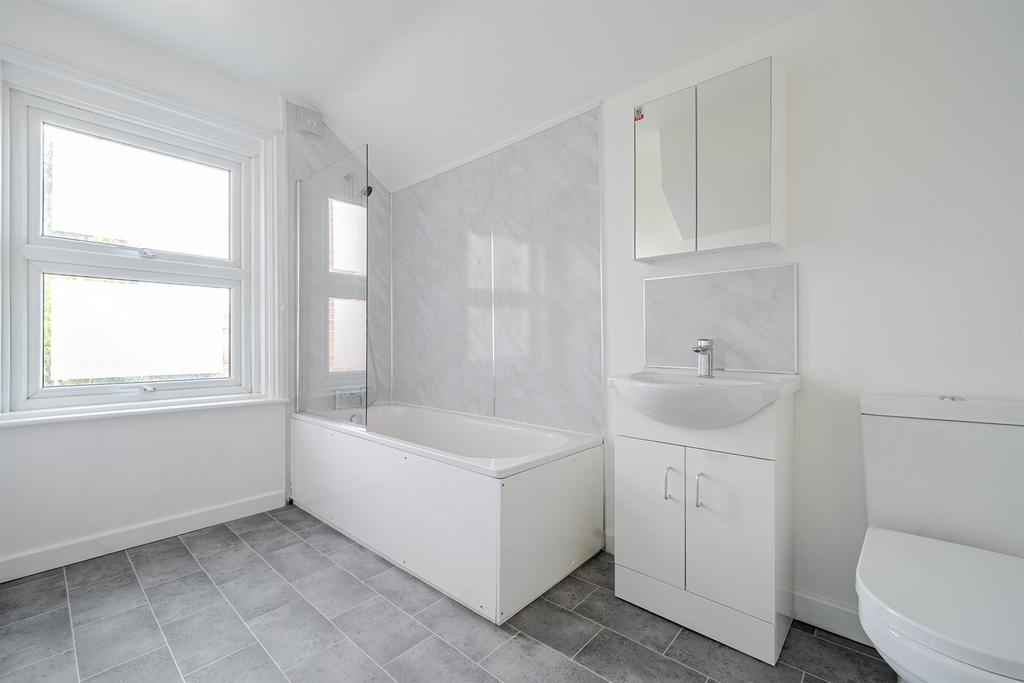 En-suite bathroom