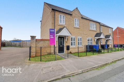 3 bedroom end of terrace house for sale, Bob Rainsforth Way, Gainsborough