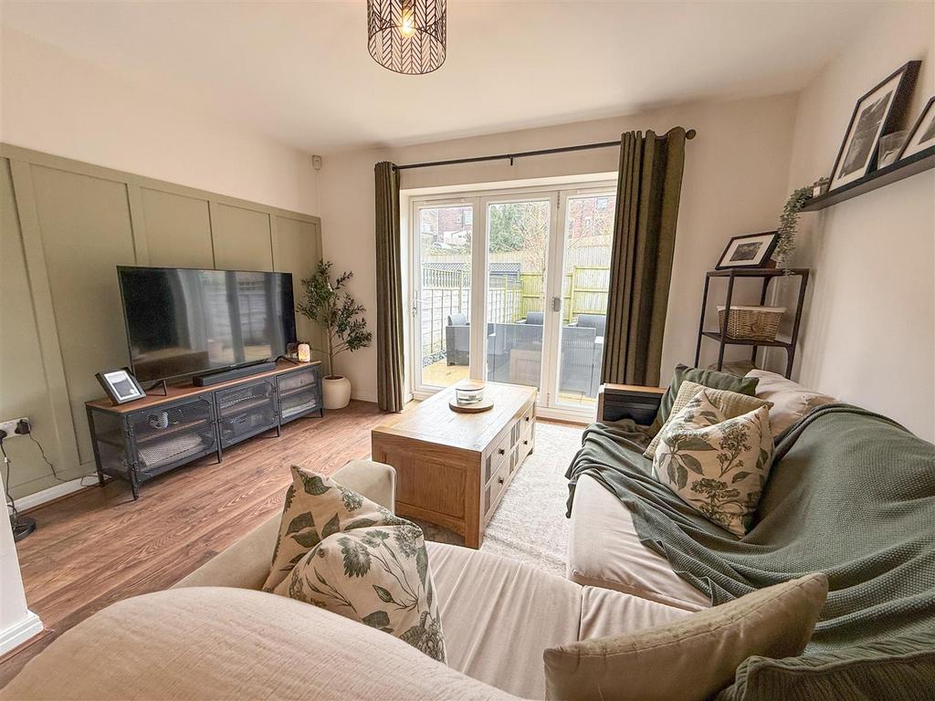 Open plan kitchen, dining and living room