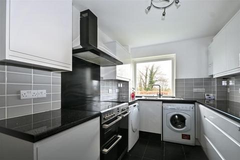 2 bedroom flat for sale, Carew Road, Eastbourne