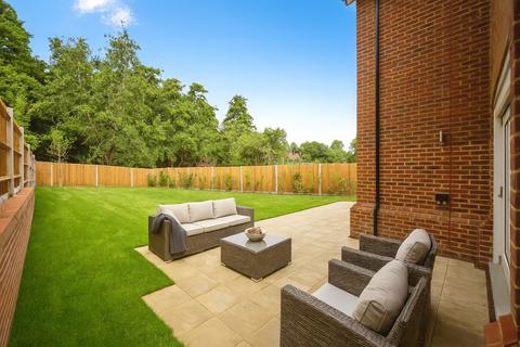 4 bedroom detached house for sale, Roundwell Park, Bearsted, Maidstone