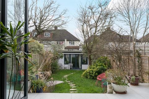 4 bedroom terraced house for sale, Hanover Road, London NW10
