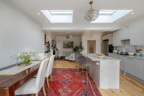 4 bedroom terraced house for sale, Hanover Road, London NW10