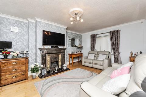 4 bedroom end of terrace house for sale, St. Oswald Avenue, Pontefract