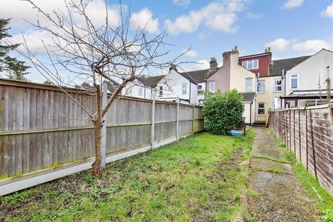 4 bedroom terraced house for sale, Bramley Road, Snodland ME6