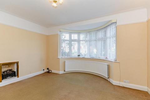 3 bedroom semi-detached house to rent, Park Drive