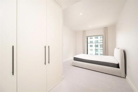 2 bedroom flat to rent, Riverscape Walk, London E16