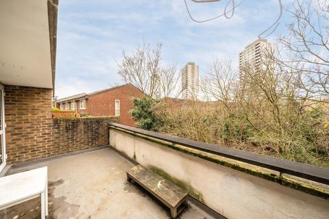 3 bedroom flat for sale, Stroudley Walk, London E3