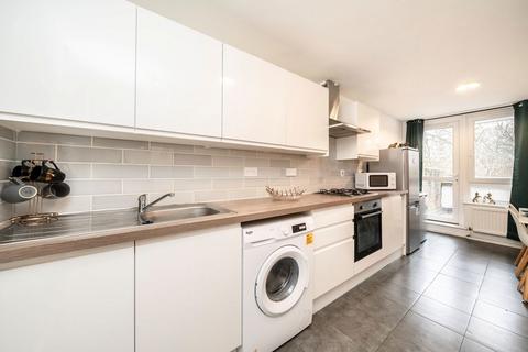 3 bedroom flat for sale, Stroudley Walk, London E3