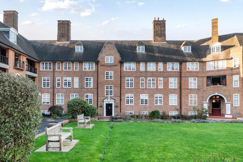 3 bedroom flat for sale, Heathcroft,  Hampstead Garden Suburb,  NW11