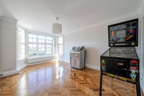 3 bedroom flat for sale, Heathcroft,  Hampstead Garden Suburb,  NW11