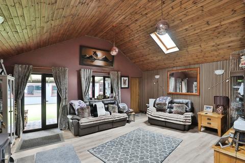 3 bedroom detached bungalow for sale, Breydon Road, Norwich