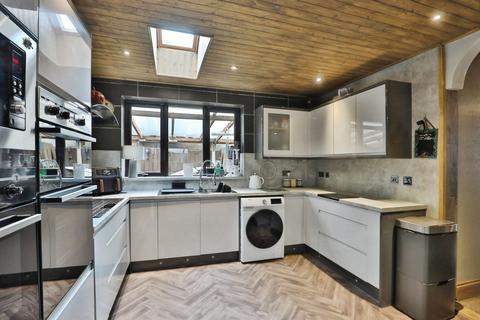 3 bedroom detached bungalow for sale, Breydon Road, Norwich