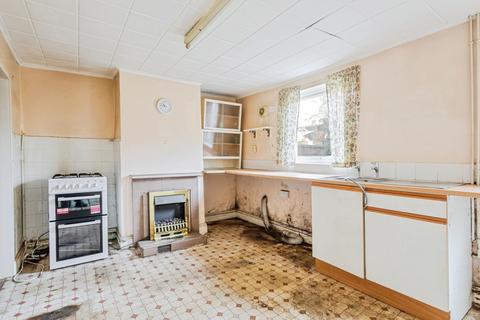 2 bedroom terraced house for sale, Park Street, Earls Barton, Northampton, Northamptonshire, NN6