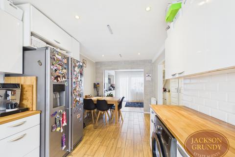 3 bedroom end of terrace house for sale, Burrows Court, Lumbertubs, NN3 8JW