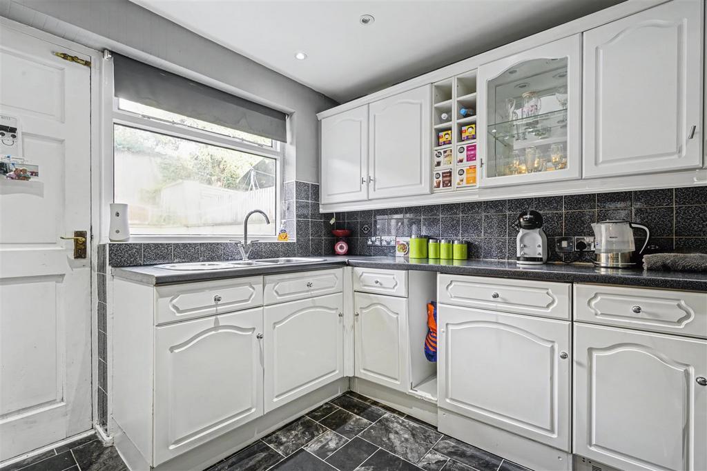 Kitchen 1 1.jpeg