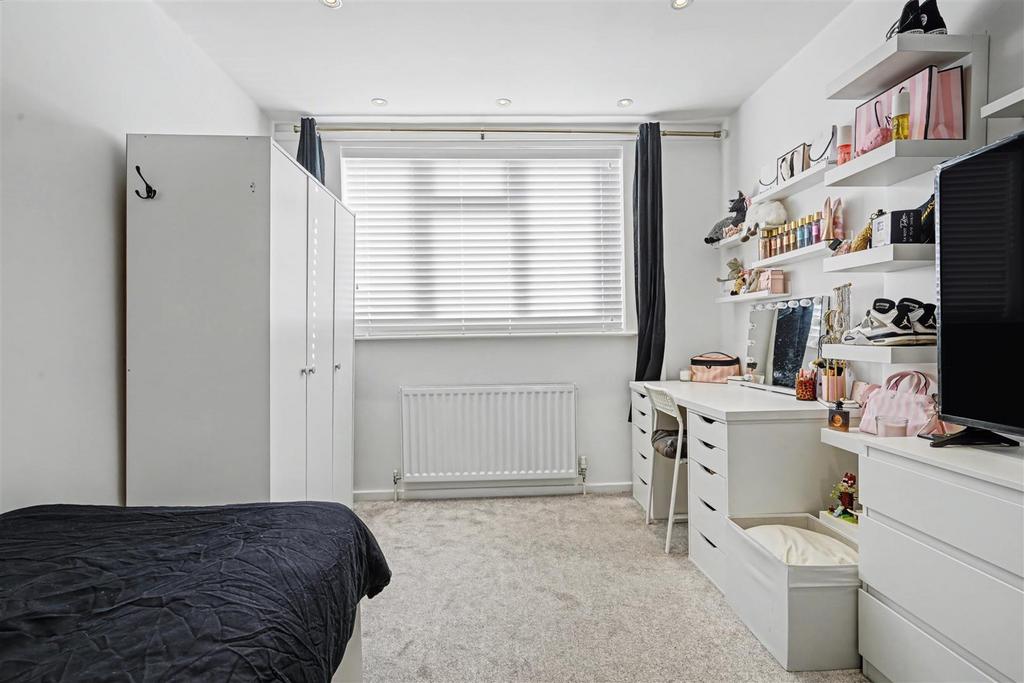 Bedroom 2 2.jpeg