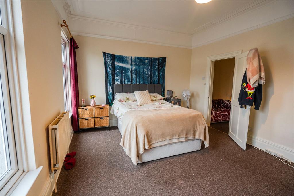 Bedroom 1 (2)