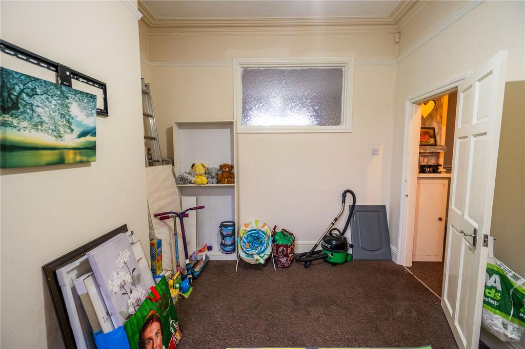 Middle Living Room