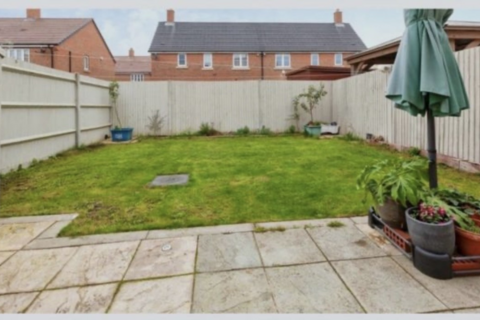 2 bedroom semi-detached house to rent, Boundary Drive, Wexham, Slough, SL2