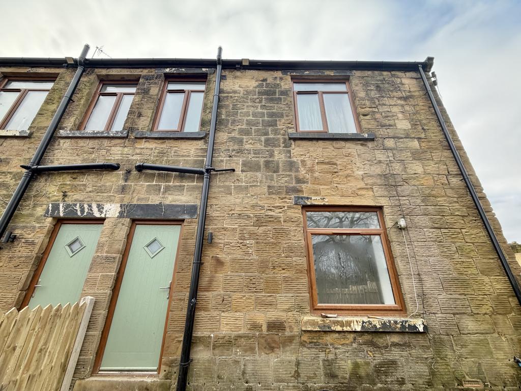 2 Bed End Cottage for Rent