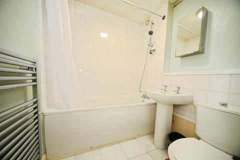 Studio for sale, Stanley Street, Luton