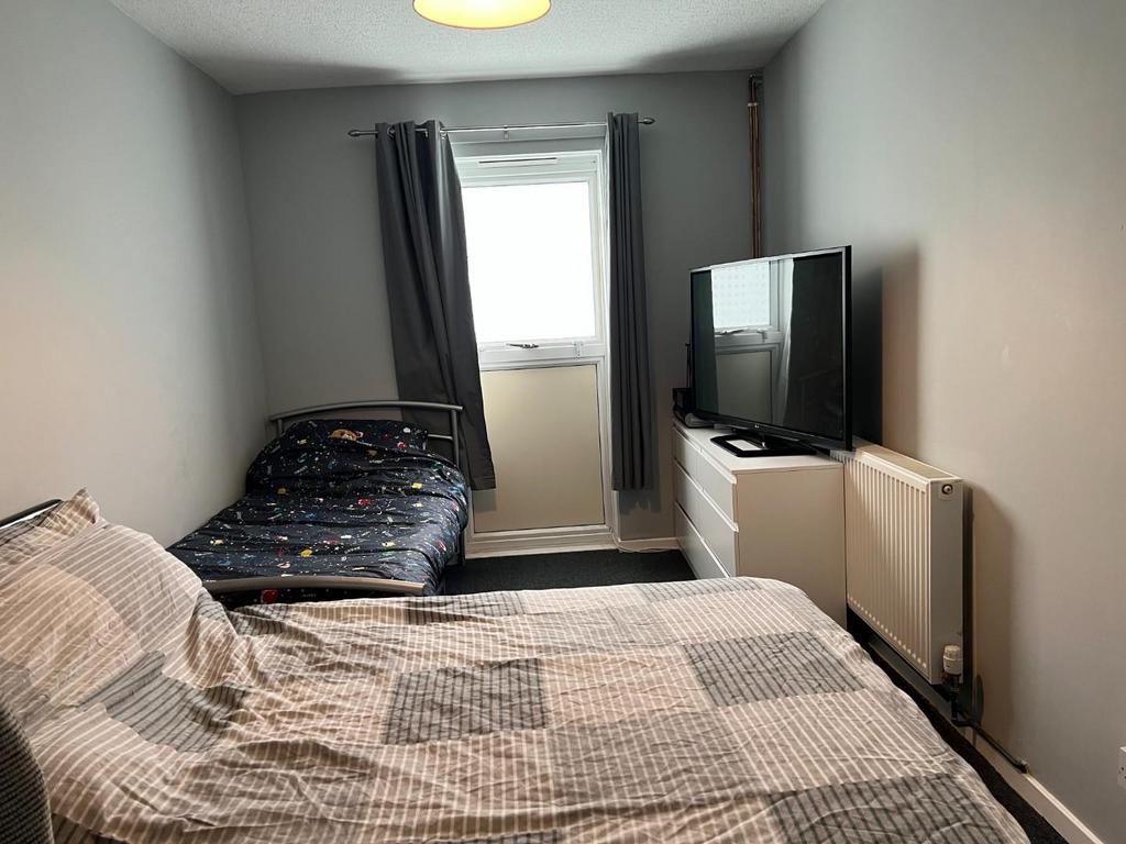 Drovers Croft Bedroom.JPG