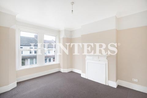 3 bedroom flat for sale, St. John's Road, London, N15