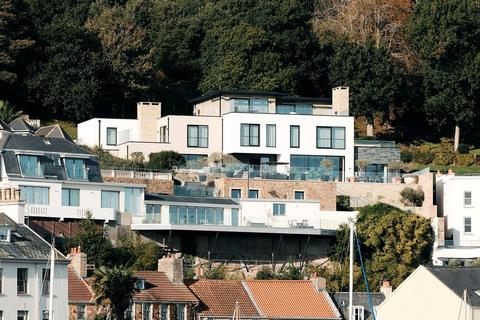 undefined, La Rue AU Moestre, Jersey JE3