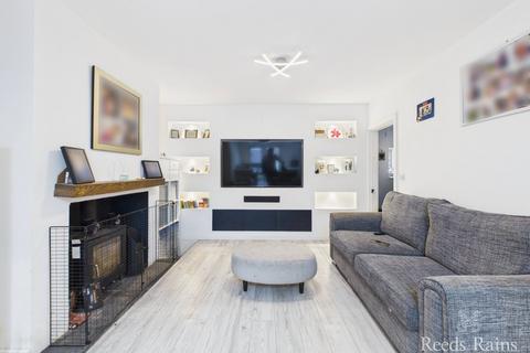 3 bedroom semi-detached house for sale, Trinity Grove, East Yorkshire YO15