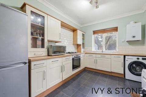 3 bedroom semi-detached house for sale, Mildmay Road, Romford, RM7