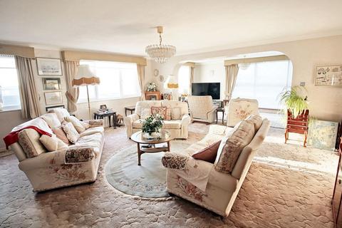 3 bedroom penthouse for sale, Esplanade, Jersey JE2