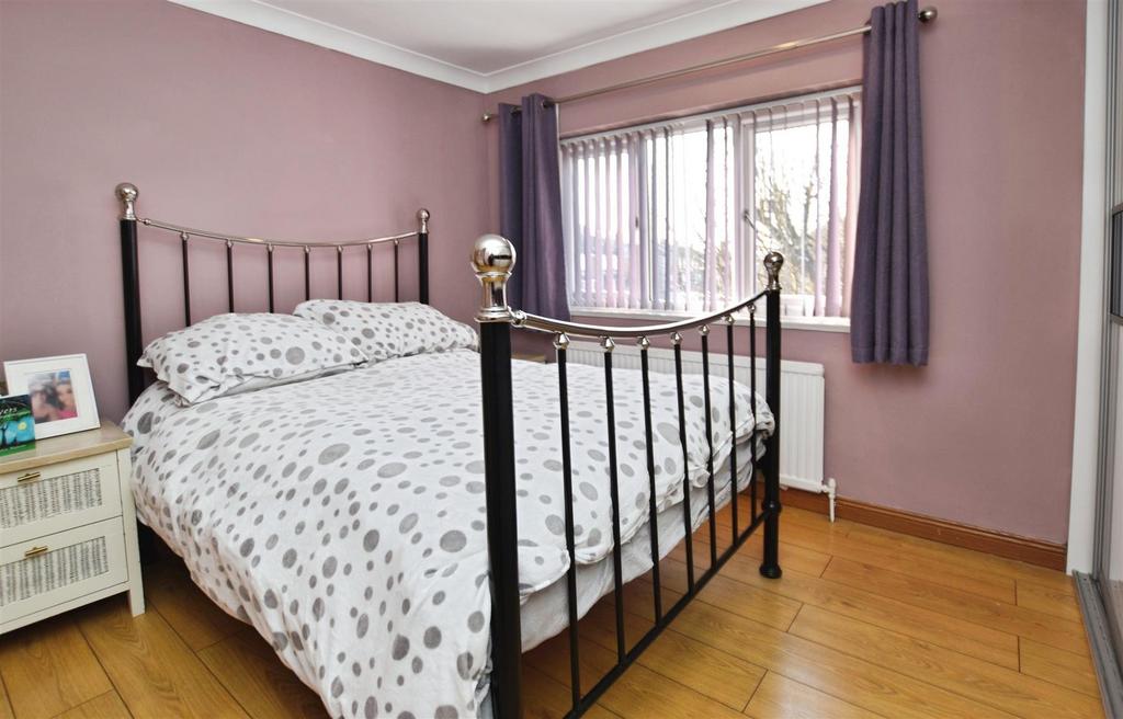 Cc036478-bed 201 20bb.JPG