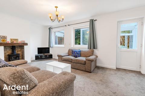 3 bedroom terraced house for sale, Chaucer Close, Maldon