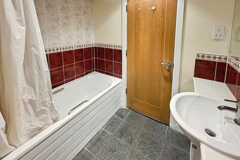 2 bedroom apartment to rent, Newport Avenue, London E14