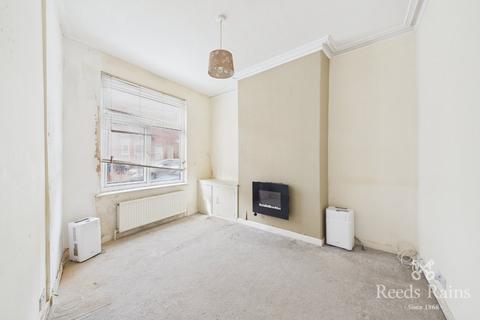 2 bedroom terraced house for sale, Woodland Avenue, Greater Manchester M18