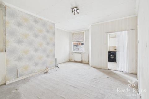 2 bedroom terraced house for sale, Woodland Avenue, Greater Manchester M18