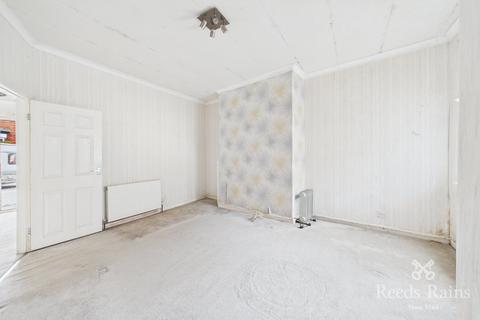 2 bedroom terraced house for sale, Woodland Avenue, Greater Manchester M18