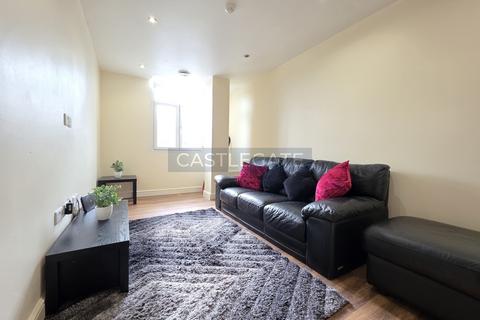 1 bedroom triplex to rent, Westgate Apartments, Huddersfield, HD1 1AB