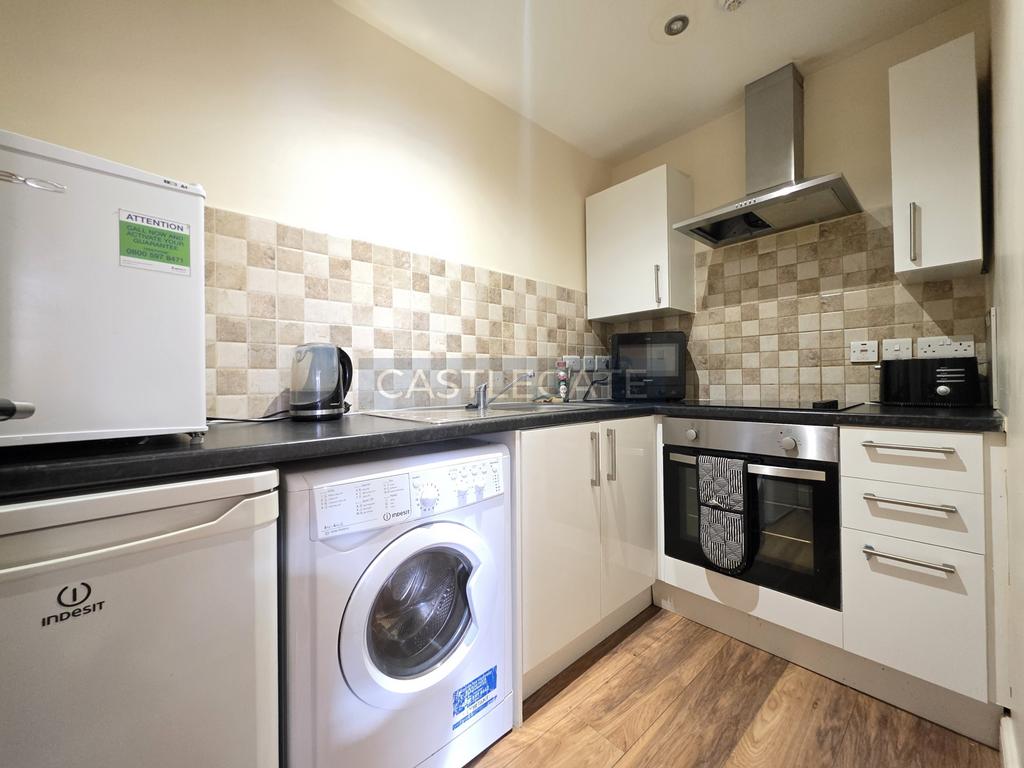 Westgate Apartments, Room 6, Temple Close, Hudders