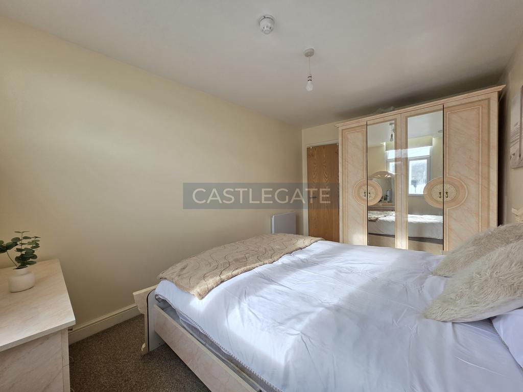 Westgate Apartments, Room 6, Temple Close, Hudders