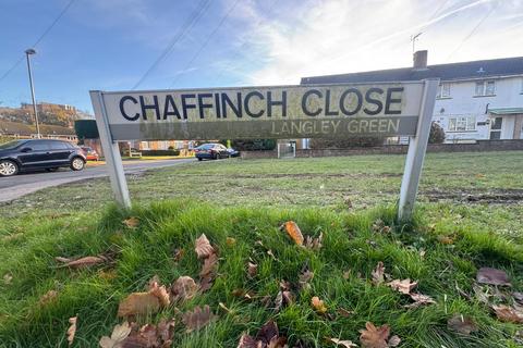 2 bedroom end of terrace house for sale, Chaffinch Close, Crawley
