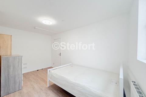 House share to rent, Queens Crescent, London NW5